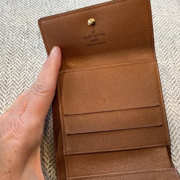 Louis Vuitton Monogram Medium Size Trifold Wallet with Dustbag - Picture 14 of 16